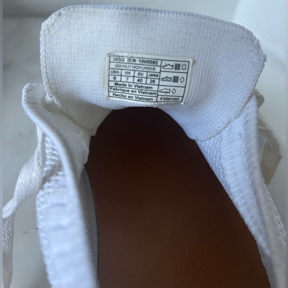 UGG SYDNEY MESH WHITE LACE UP SNEAKERS Sz. 9 - Picture 5 of 6